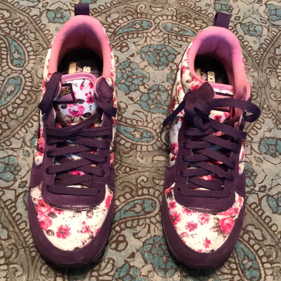 Skechers Shoes - Picture 4 of 5